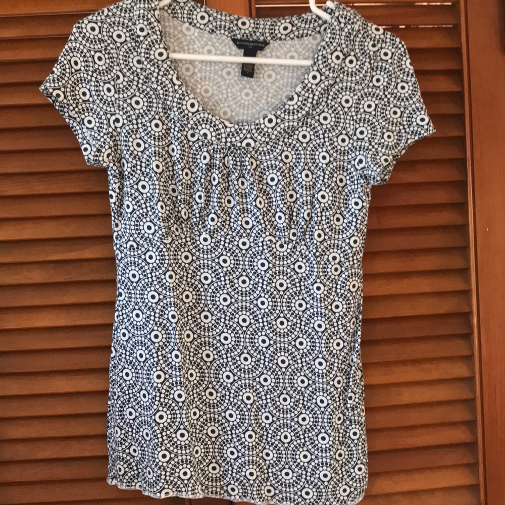 Banana Republic Factory short sleeved top